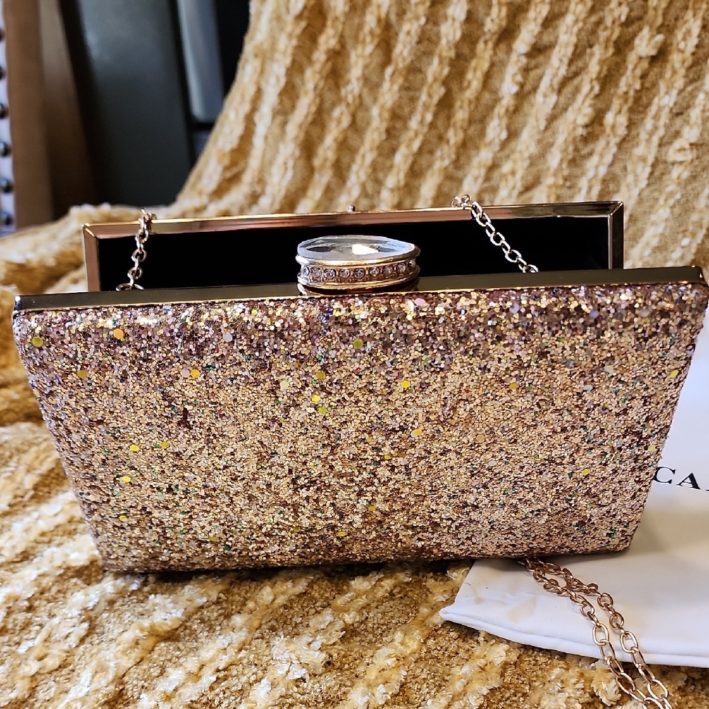 OS Clutch Purse with Chain Glittering Gold - Picture 5 of 10